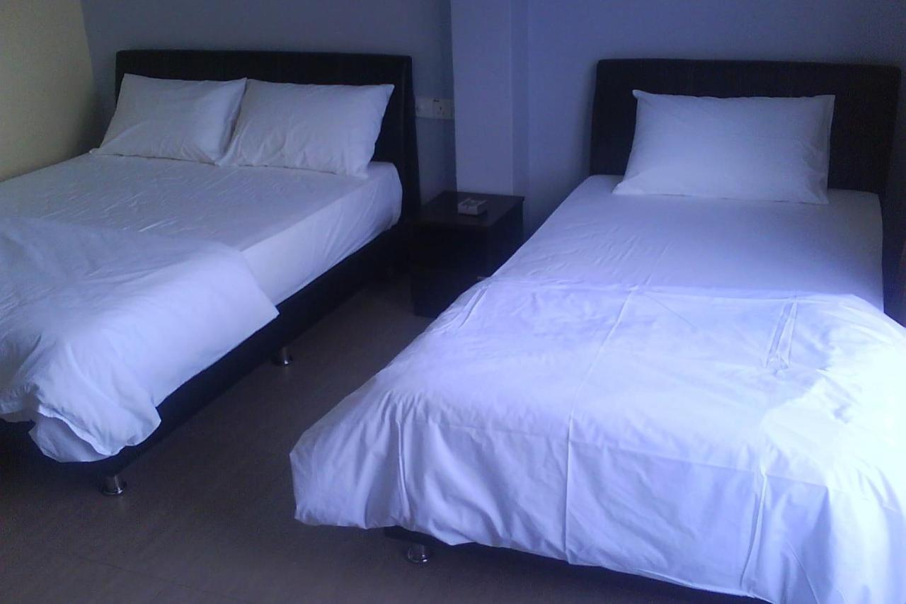Oyo 90021 Star View Hotel Kampong Batu Tiga Dış mekan fotoğraf