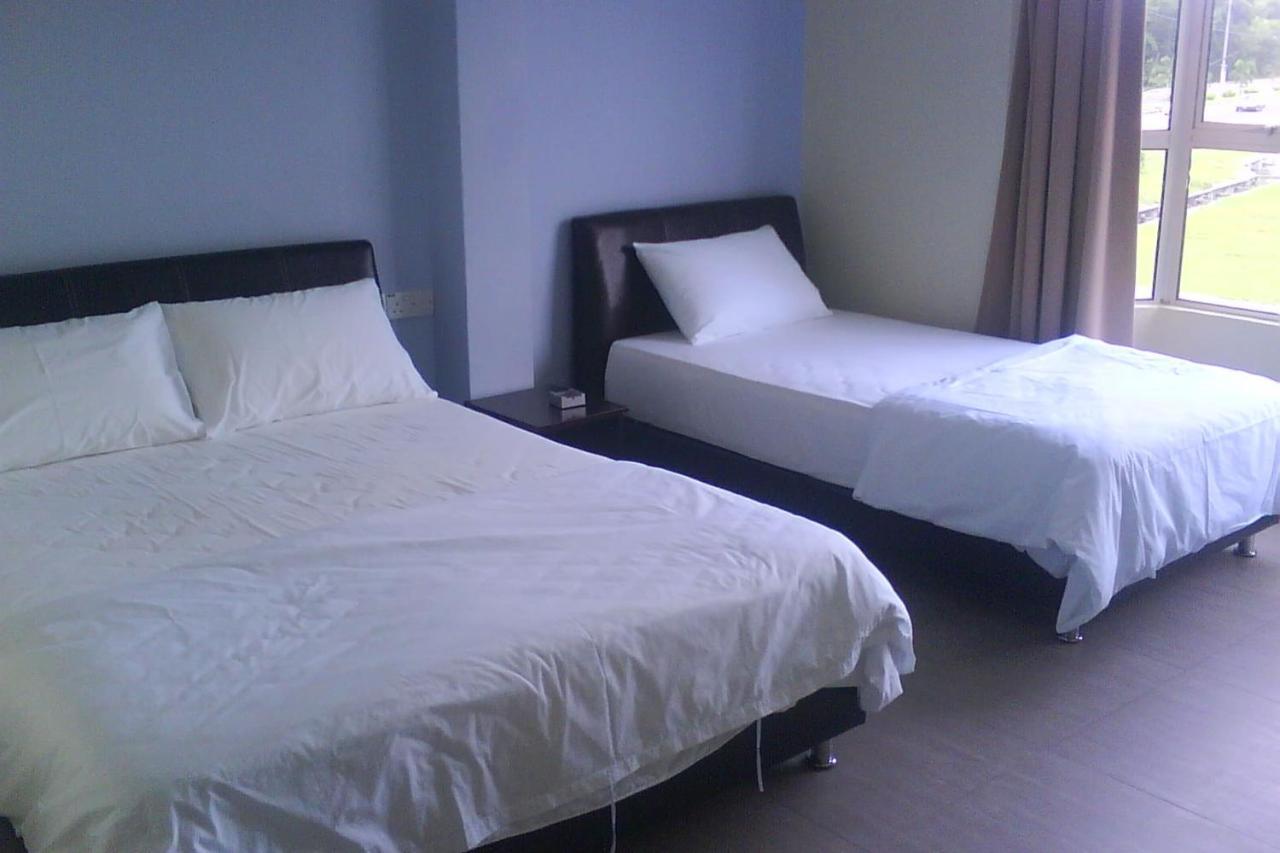 Oyo 90021 Star View Hotel Kampong Batu Tiga Dış mekan fotoğraf